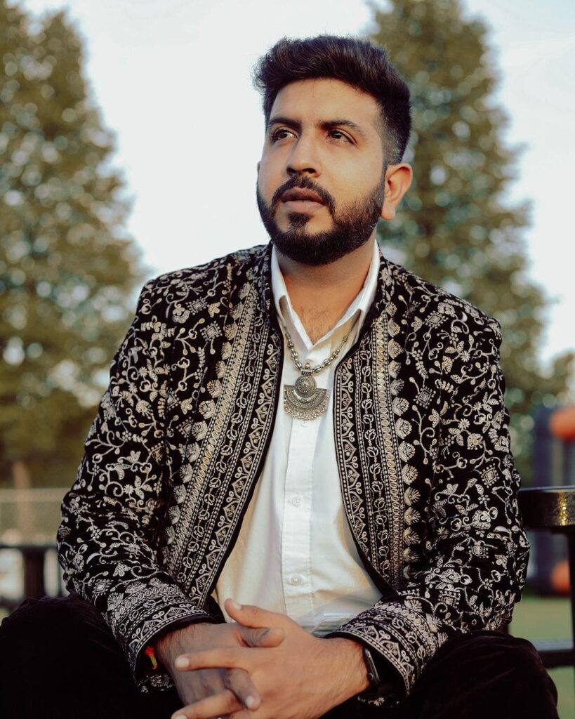 Jigardhan Gadhvi with Jaikrit Speaker Bureau