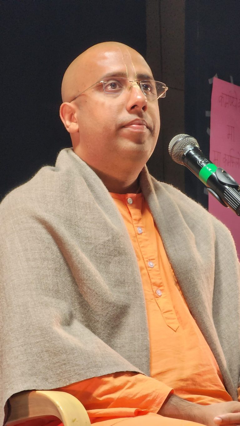 Madan Sundar Das speaking