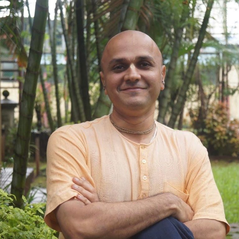 Purushottam Das speaking