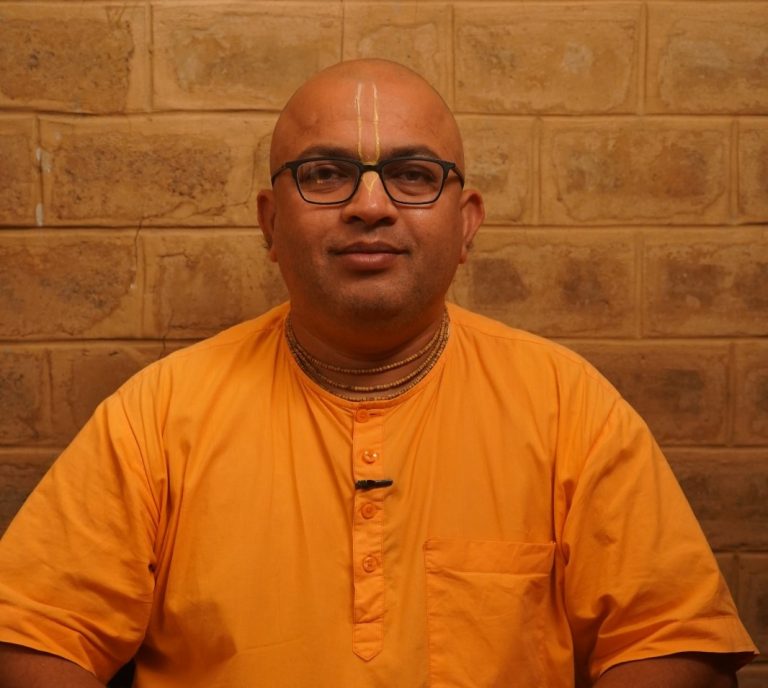 Deen Gauranga Das speaking