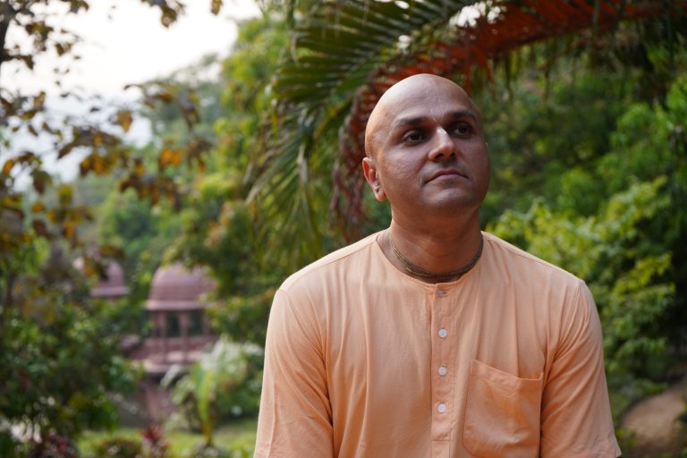 Purushottam Das speaking