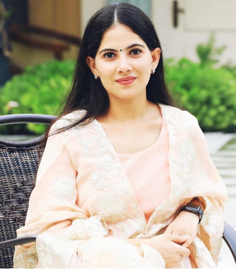 Jaya Kishori speaking