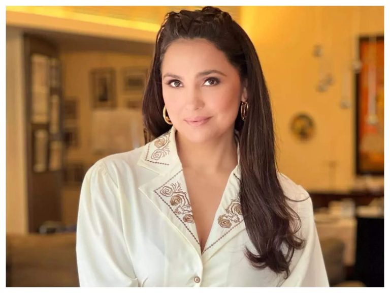 Lara Dutta speaking