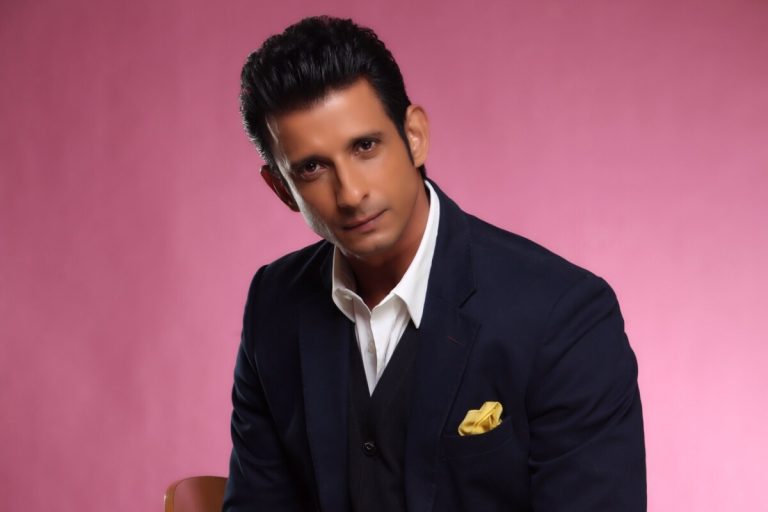 Sharman Joshi speaking
