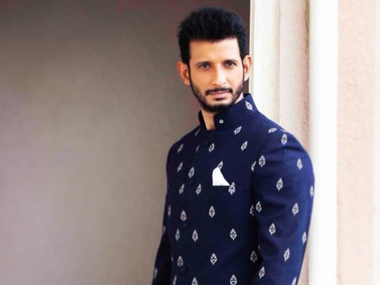 Sharman Joshi speaking