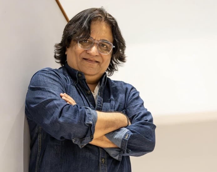 Swanand Kirkire speaking